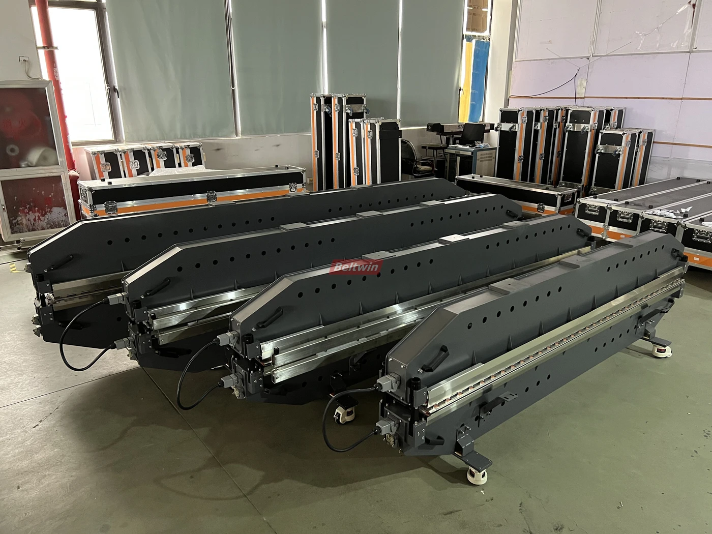 Prensas PA2400-3300 prontas na fábrica